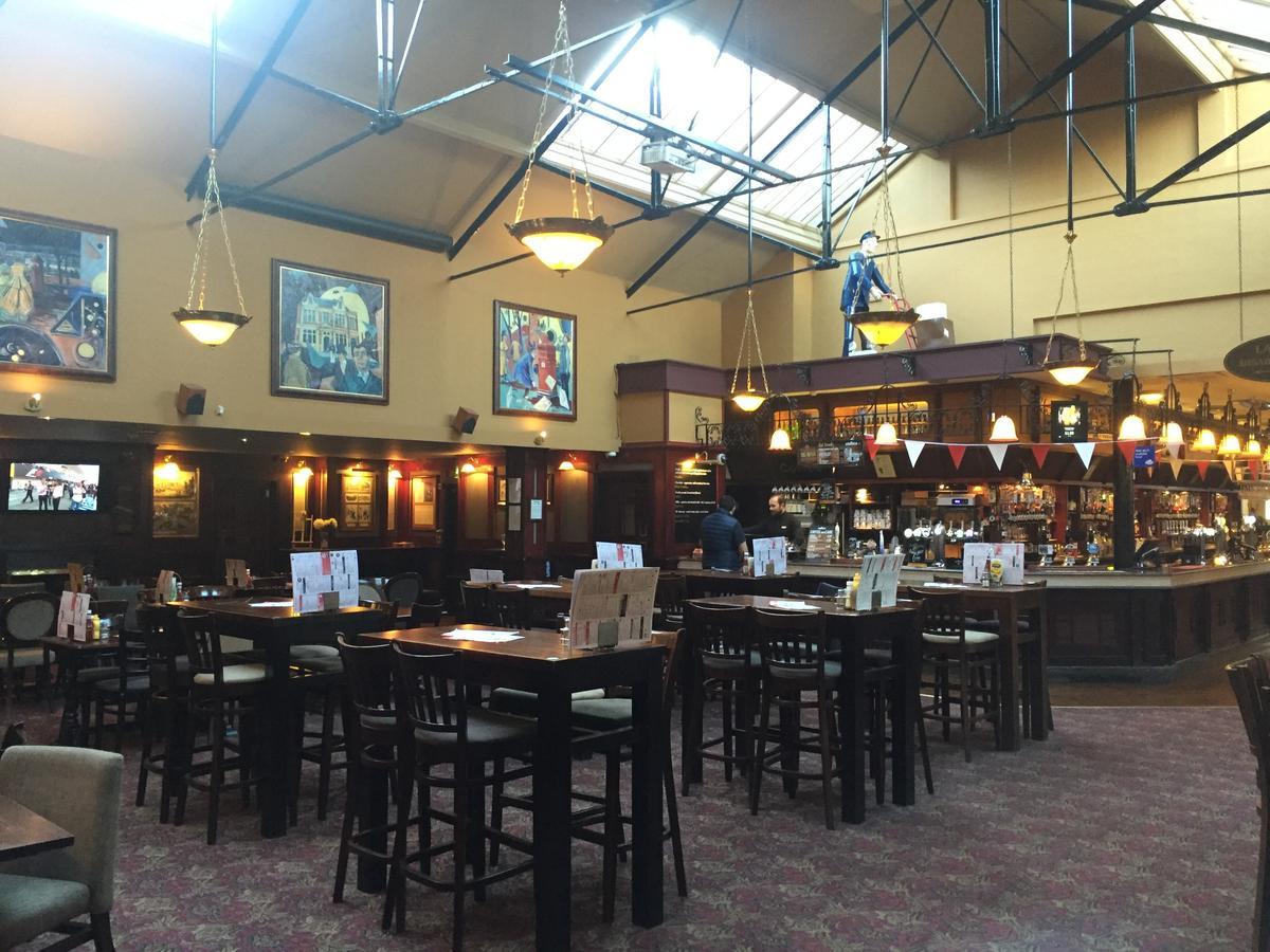 The Last Post Wetherspoon Hotel Southend-on-Sea Extérieur photo